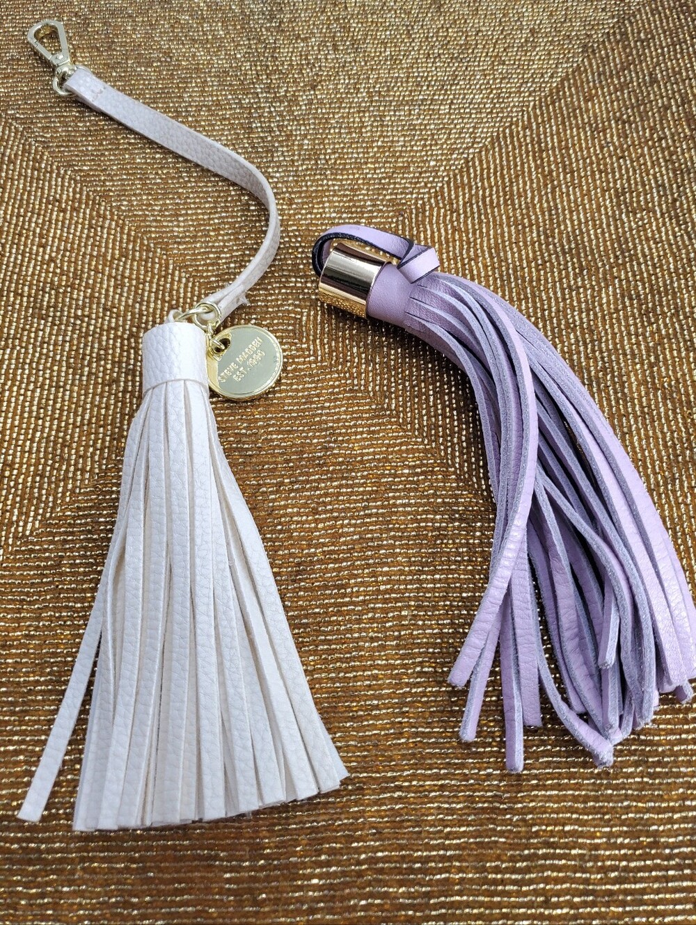 Set of 2 Charm Keychain STEVE MADDEN Long Tassel Gold Tone & leather lilac Tasse